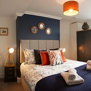 Bay View - Amazing Location With Sea Views! , Scarborough United Kingdom