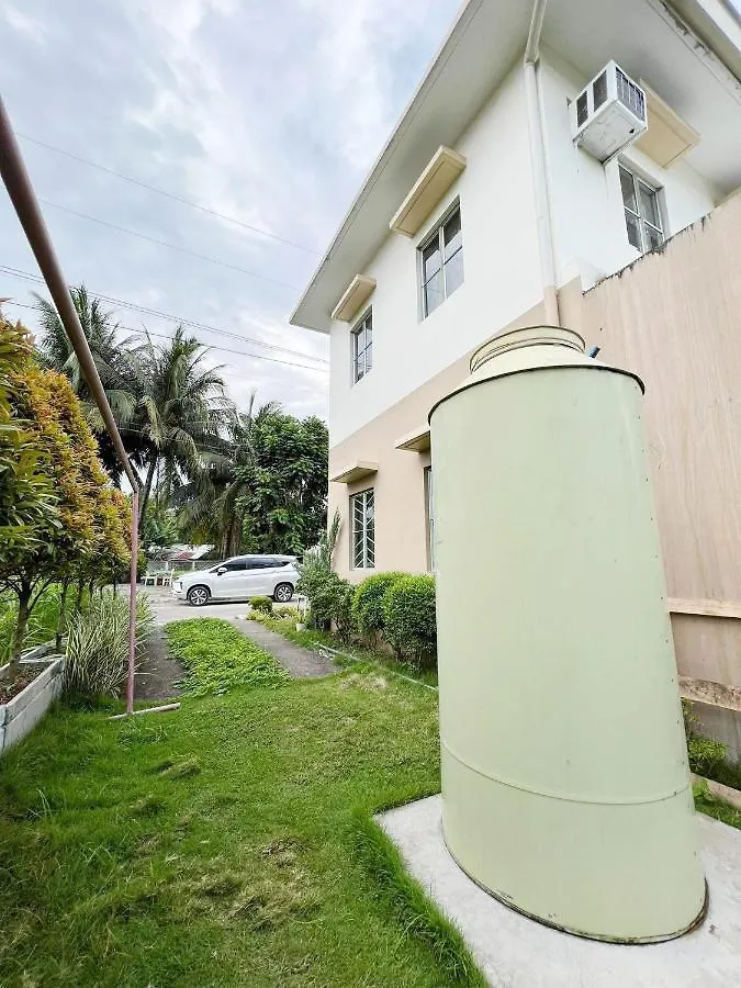 Beach Resorts Walking Distance To The Town House Davao 0*,